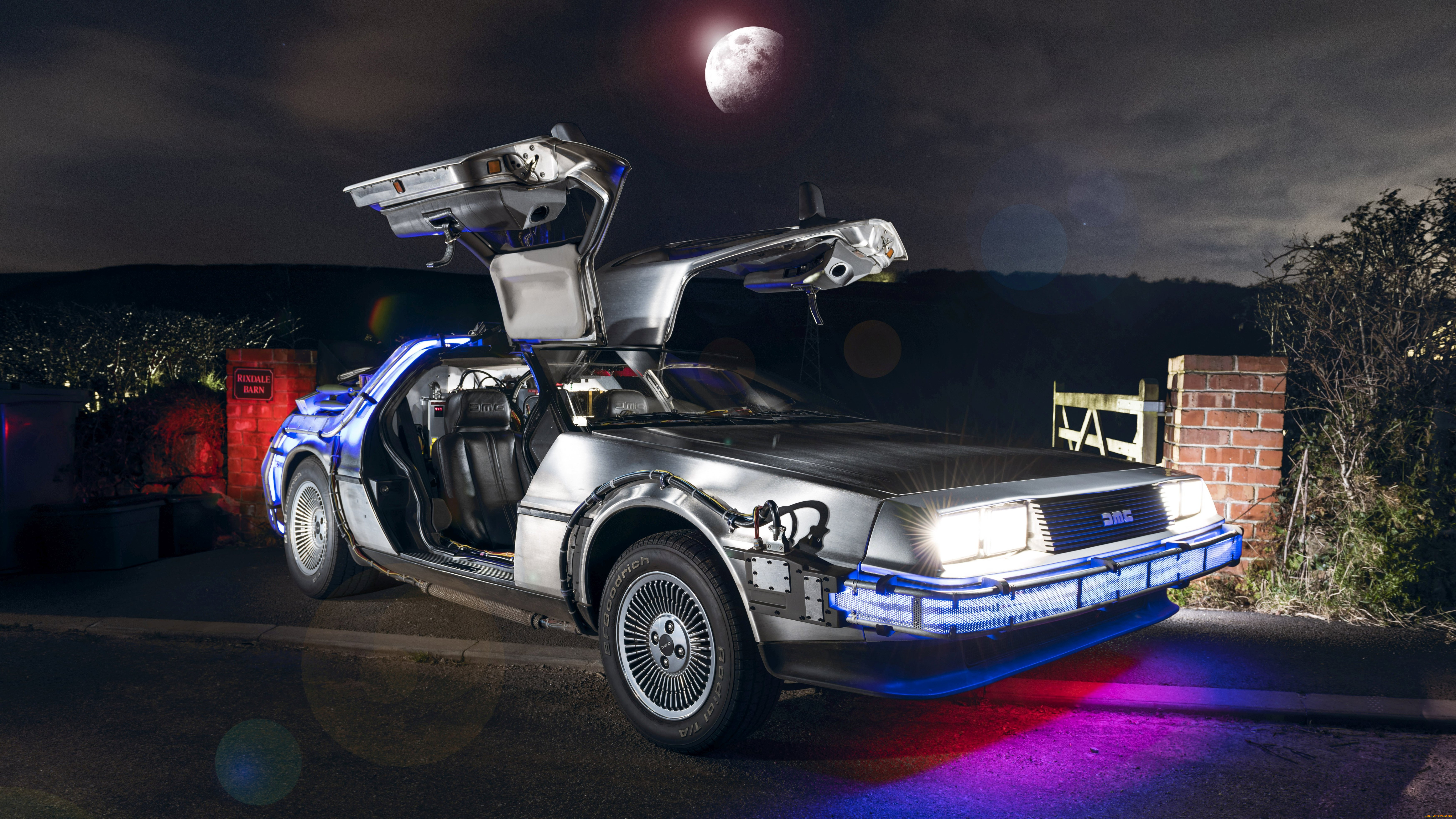 DELOREAN DMC-12 машина времени